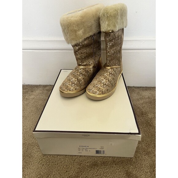 New In Box Coach Nikole Gold Metallic Roll Down 9M Shearling Logo Lined Boots - Picture 1 of 12